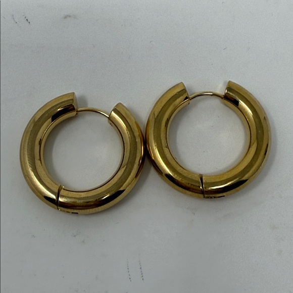 1 inch Chunky Elegant Gold Hoop Earrings - Picture 1 of 8